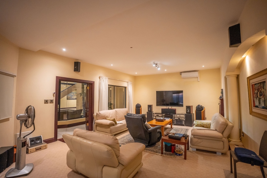 5 Bedroom Property for Sale in Nahoon Beach Eastern Cape